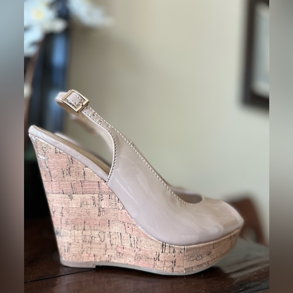 Chinese Laundry Patent Nude Platform Sandals - Picture 3 of 6
